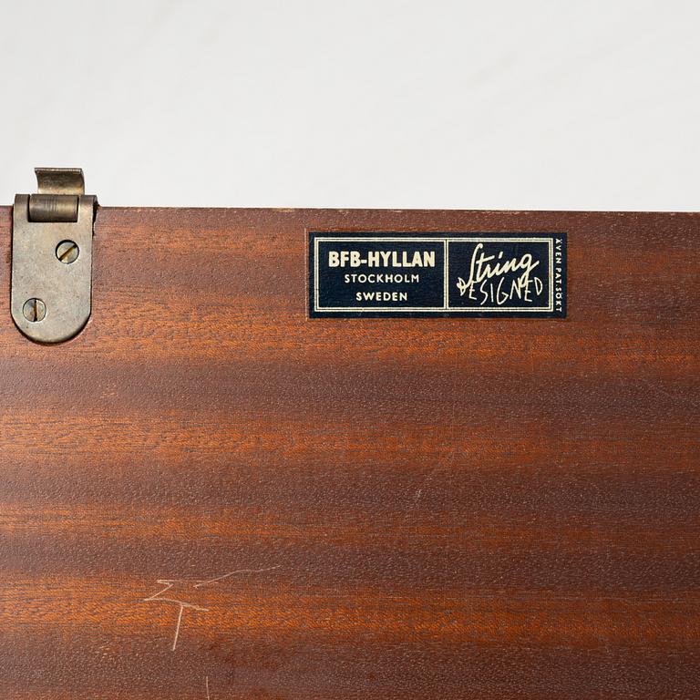 Nils Strinning, "Stringhylla"/"BFB Hyllan" för String Design AB, omkring 1900-talets mitt.