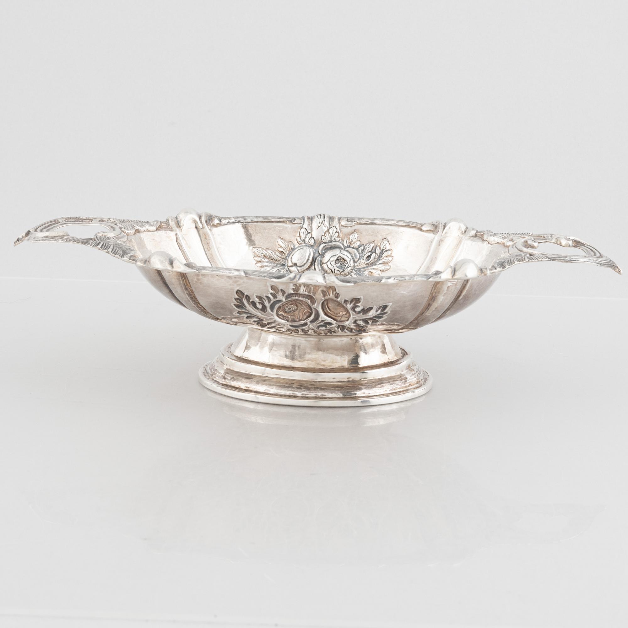 A sterling silver footed bowl, 20th Century.