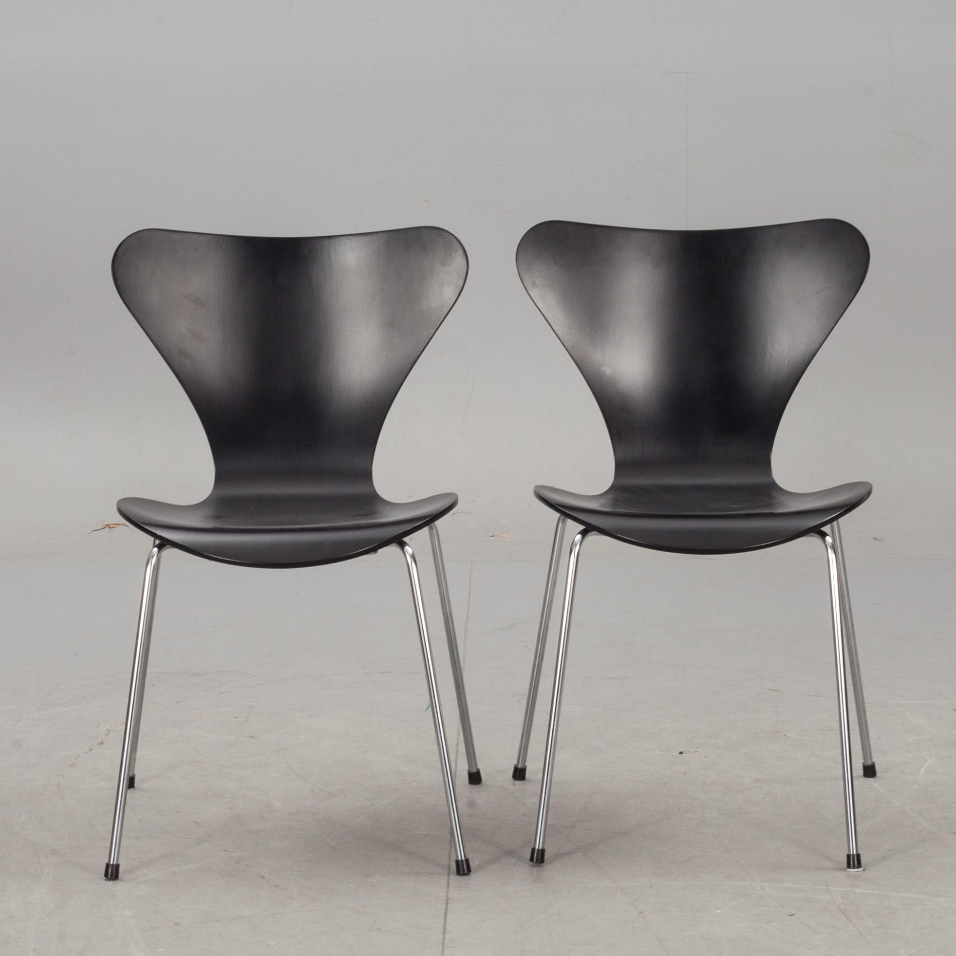 STOLAR, ett par, "Sjuan", Arne Jacobsen, Fritz Hansen.