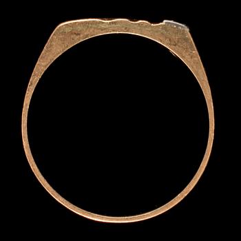 RING, 18k guld med 3 briljantslipade diamanter tot 0.07 ct, Alton, Falköping, 1992. Vikt 13 g.