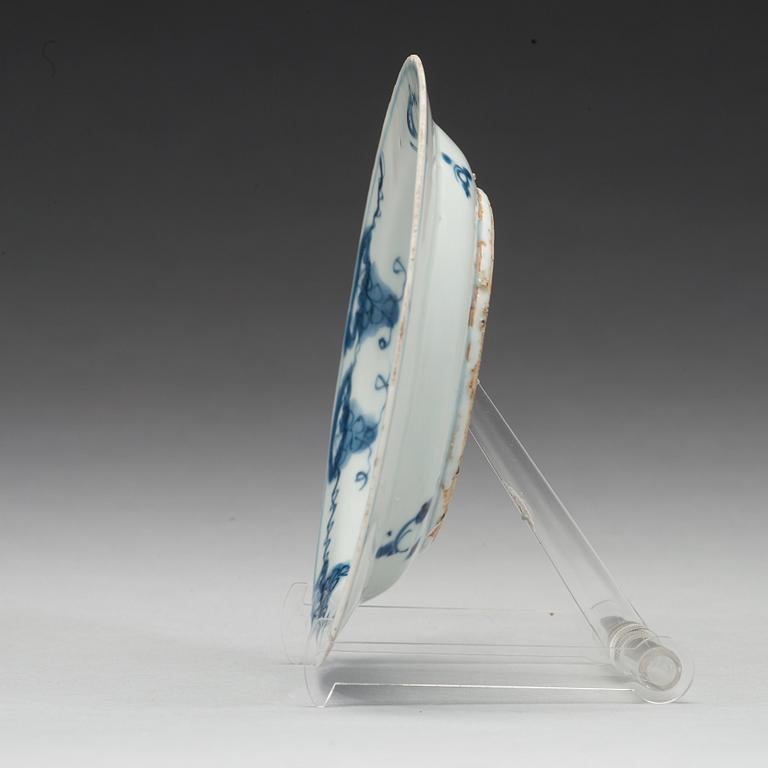 A blue and white dish, Ming dynasty, 17th Century.