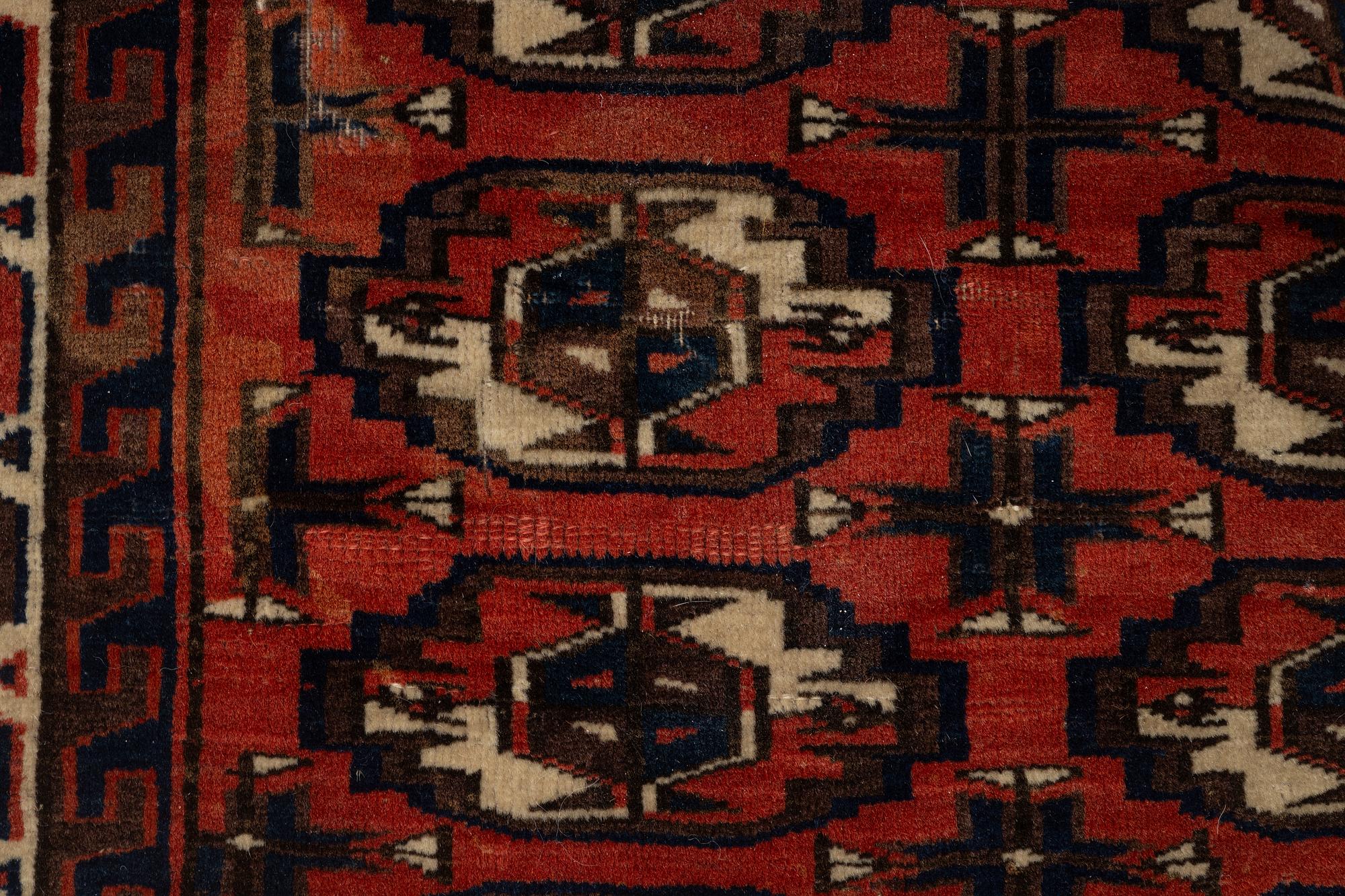 A rug, Turkmen Chuval, approx. 107-115 x 66 cm.
