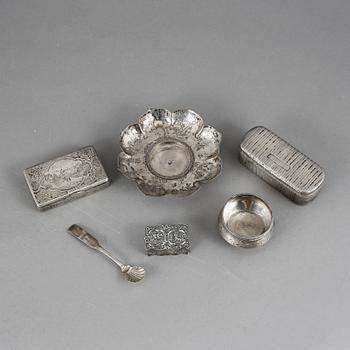 PARTI SILVER, 5 delar, olika nationaliteter, bla Ryssland och Kina, 18-1900-tal. Total vikt ca 350 g.