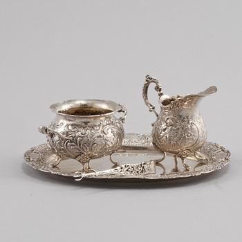 PARTI SILVER, 4 delar, låghaltigt silver, rokokostil, svenska importstämplar, 1900-tal.