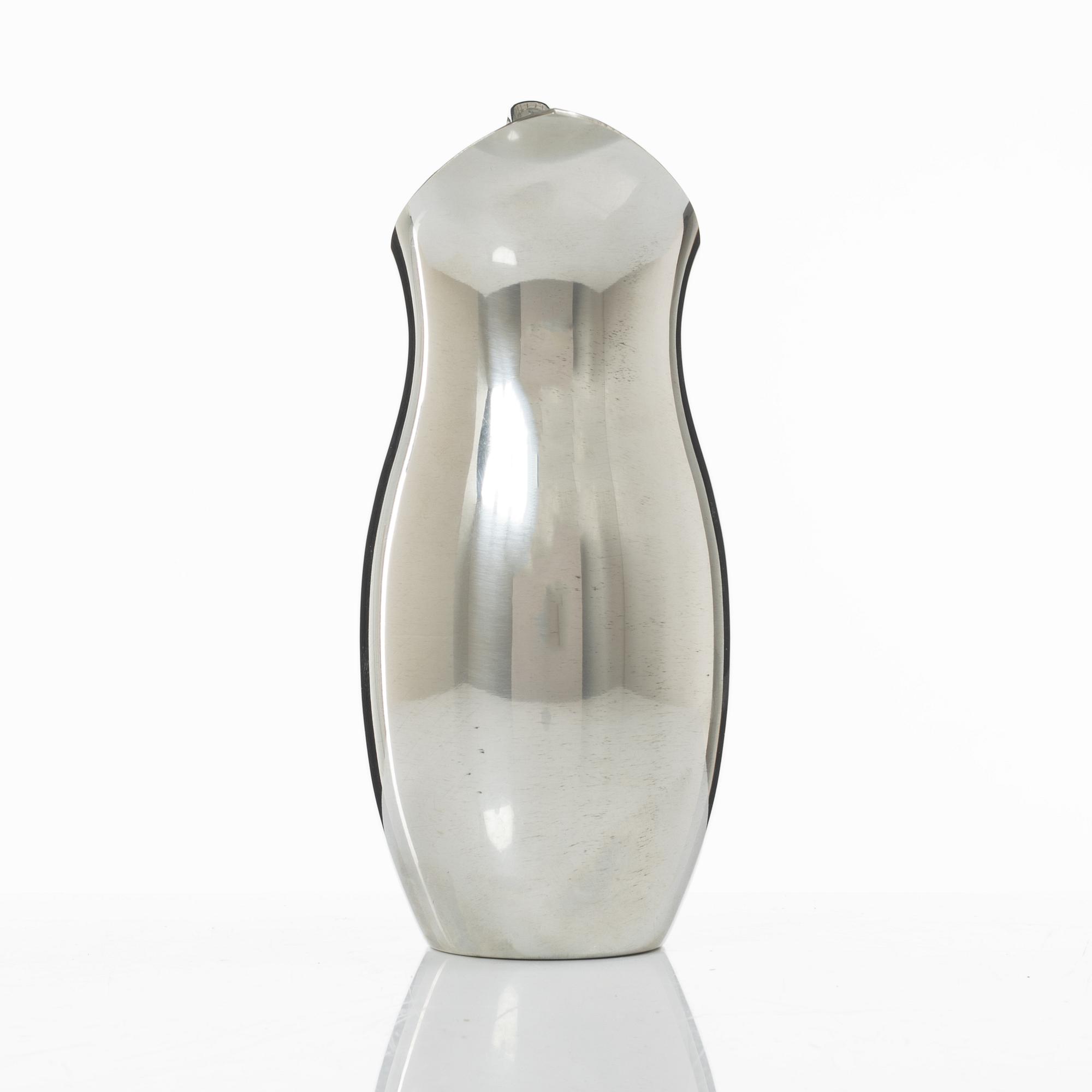 Sebastian Schildt, a pewter jug, Firma Svenskt Tenn, Stockholm 2021.