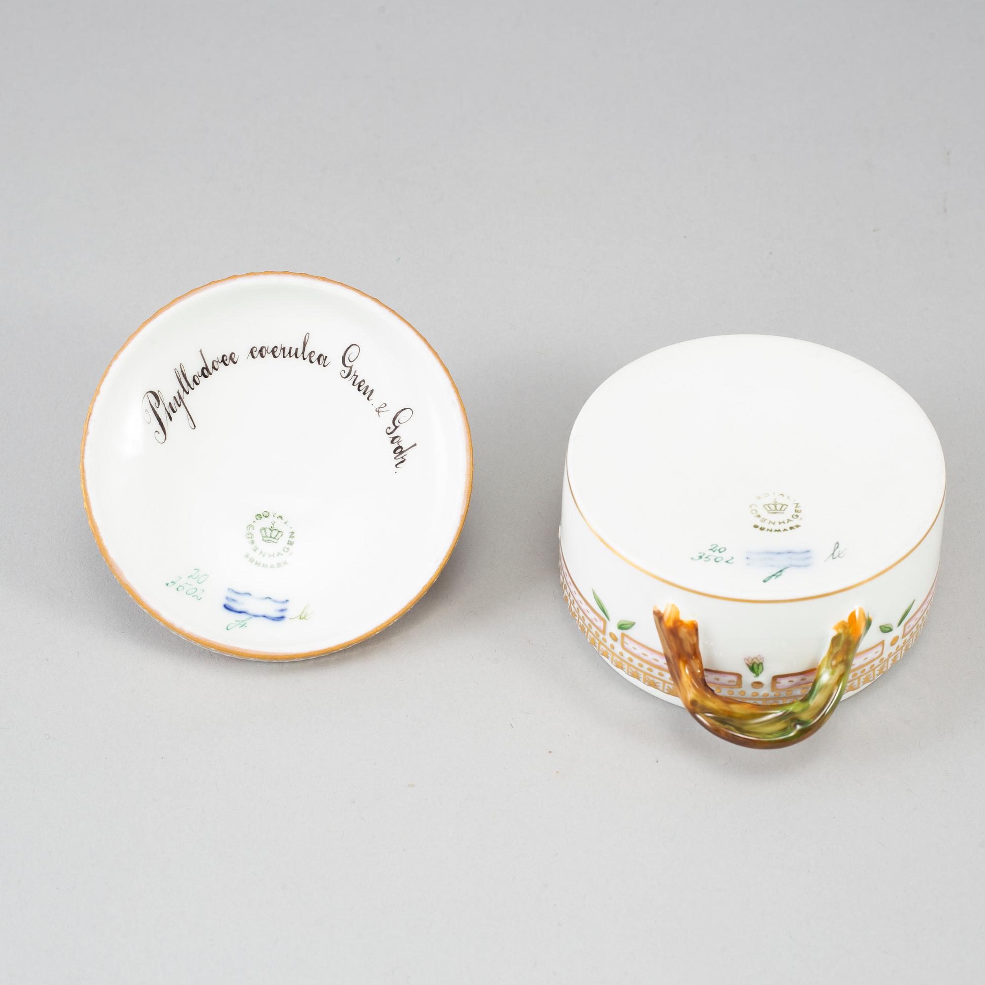 SOCKERSKÅL/LOCKASK/NIPPERASK, porslin, "Flora Danica", Royal Copenhagen, 1900-tal.