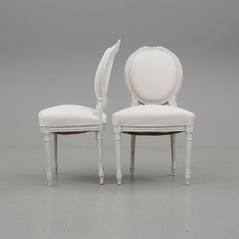 STOLAR, ett par, Louis XVI-stil, 1900-talets första hälft.