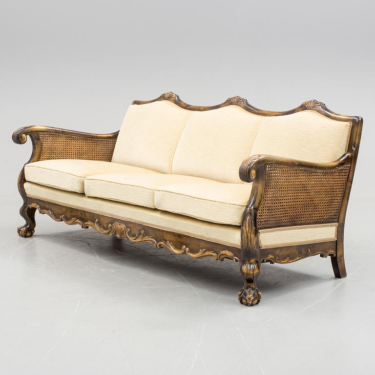 SOFFA, Chippendalestil, 1940-/50-tal. Möjligen Svängsta Stilmöbler.