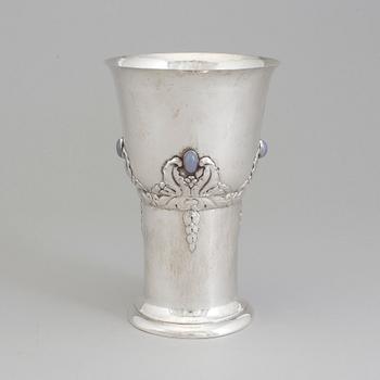 DANSK FORMGIVARE, BÄGARE, silver, jugend, Köpenhamn, Danmark, 1914, importstämplad CG Hallberg, Stockholm, 1917.