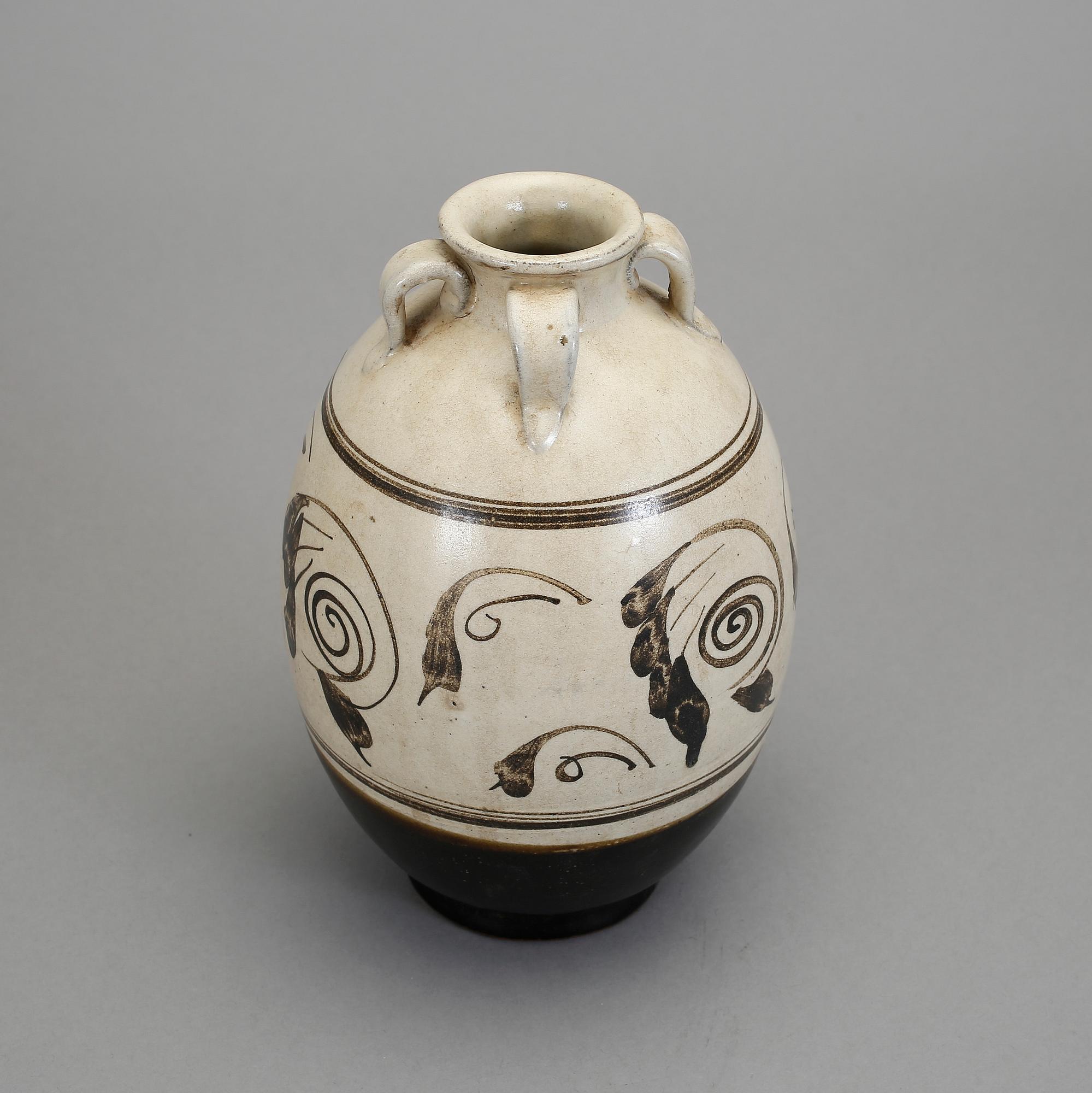 URNA, lergods, Kina, 1900-tal.