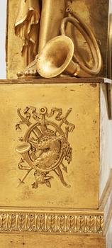 BORDSPENDYL. Frankrike, 1800-talets början. Empire.