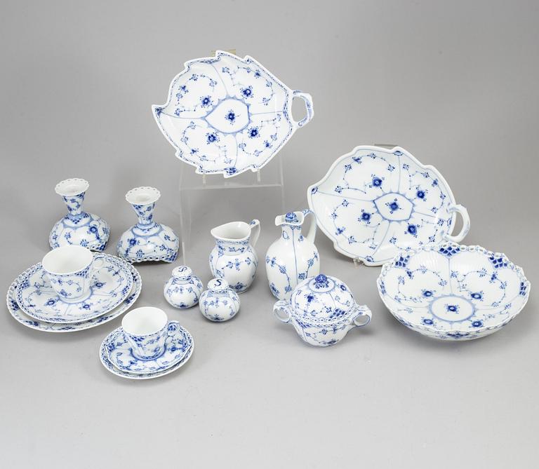 A Royal Copenhagen "Musselmaalet" coffee service, Denmark, 20th Century. (38 pieces).
