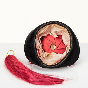 A Manchu Official's Winter Hat 'jiguan' with rank finial, late Qing dynasty.