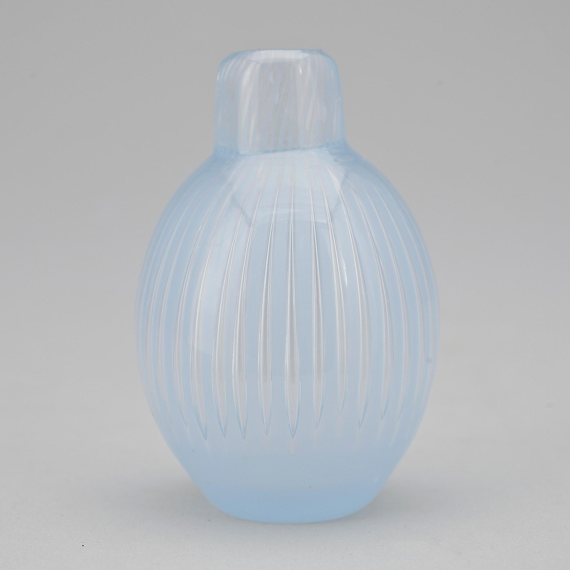VAS, glas, "Ariel", Edvin Öhström Orrefors. Signerad.