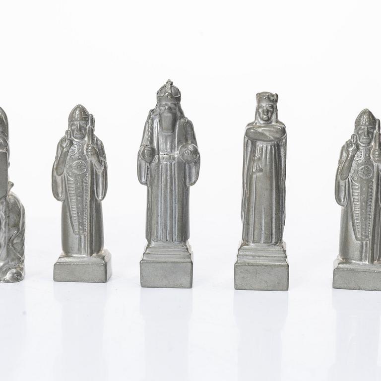 Tore Strindberg, Chess pieces, 32 pcs, Herman Bergmans Gjuteri, Stockholm.