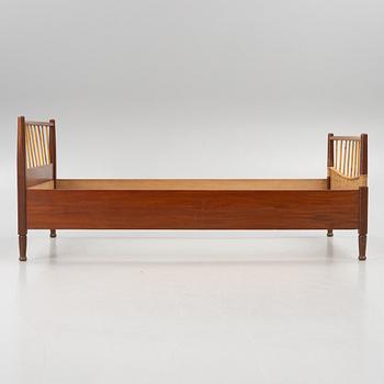 Josef Frank, sängram, modell 949, Firma Svenskt Tenn.