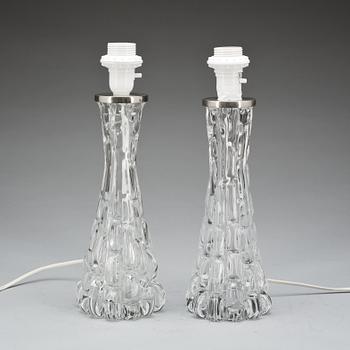 BORDSLAMPOR, ett par glas. Carl Fagerlund Orrefors. 1900-talets andra hälft.
