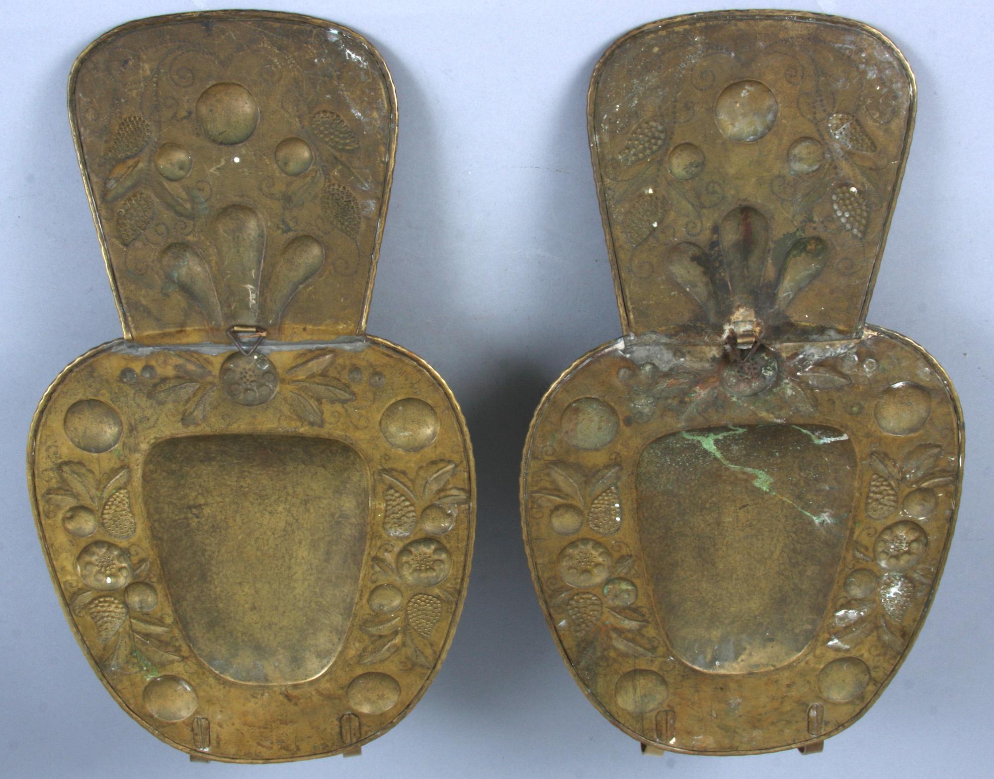 VÄGGPLÅTAR, ett par, mässing, barockstil, 1800/1900-tal.