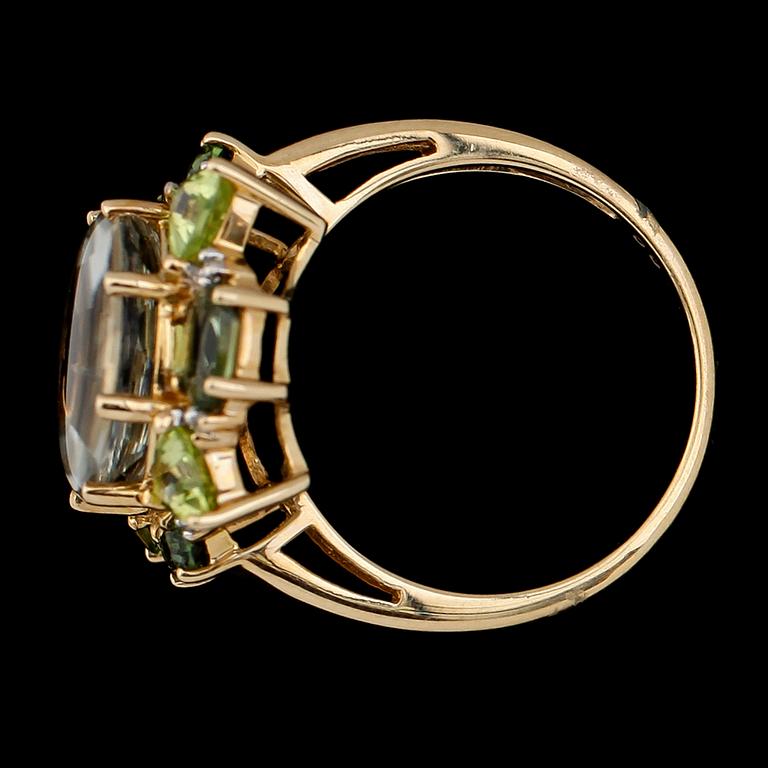 RING, 10K guld, turmaliner och peridoter.