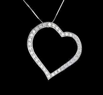 1108. HÄNGSMYCKE, 37 briljantslipade diamanter, tot. 8.10 ct i form av hjärta. Fahlström.