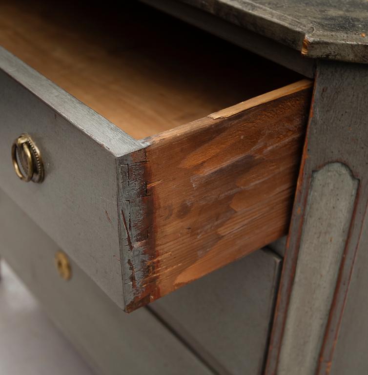 BYRÅ, gustaviansk stil, 1800-tal.