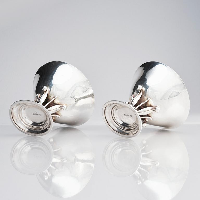 Georg Jensen, a pair of 830/1000 silver bowls, Copenhagen 1915-1919, 830/1000 silver, design nr 6 by Johan Rohde.