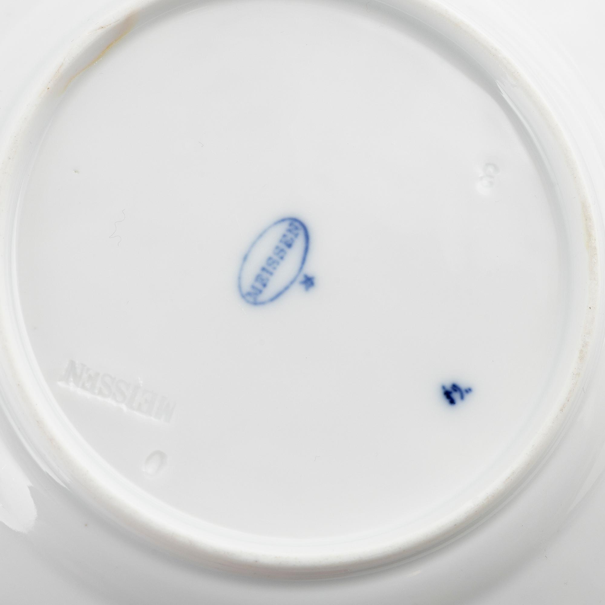 A 33-piece porcelain dinner service, "Ziebelmunter", mostly STadt Meissen, Germany.
