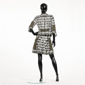 LOUIS VUITTON, a two-piece suit consisting of jacket and skirt.