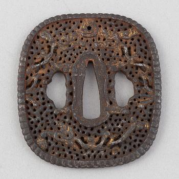 Tsuba, tre stycken, mumei, Japan 1800-tal.