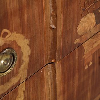 Byrå, gustaviansk stil, 1900-talets början.