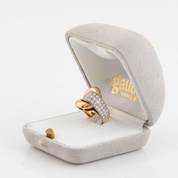 Gold and brilliant cut diamond ring.