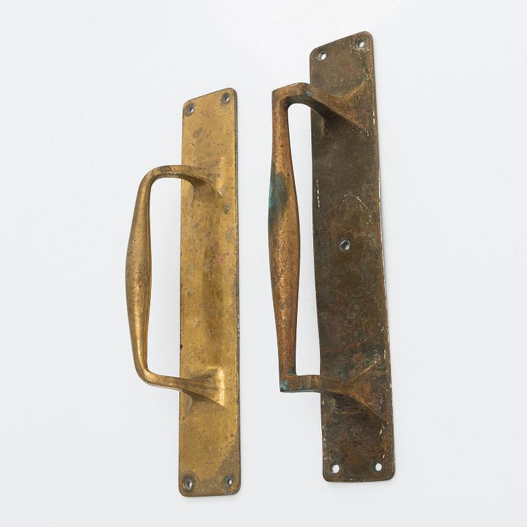 Dörrhandtag, 2 st, jugend, omkring 1900.