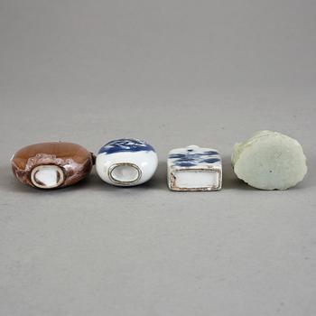SNUSFLASKOR, 4 st, bl.a. porslin, Kina, 1800/1900-tal.