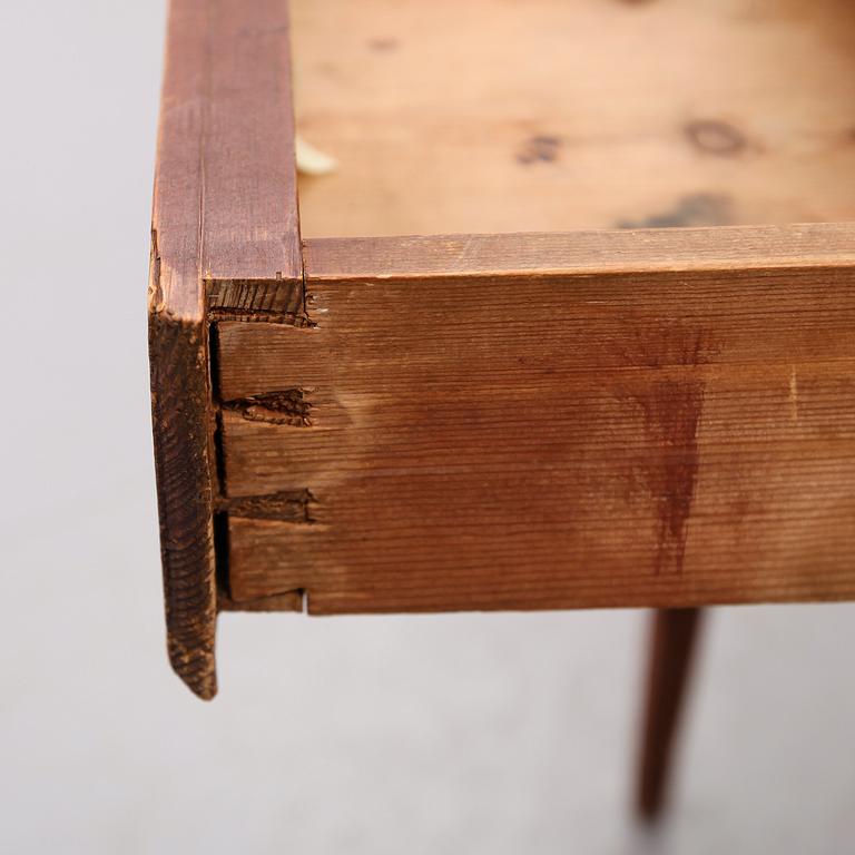 BORD, sengustavianskt, omkring år 1800.