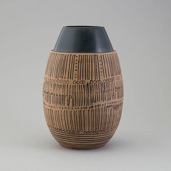 LISA LARSON, vas, "Grenada", stengods, Gustavsberg, formgiven 1959.