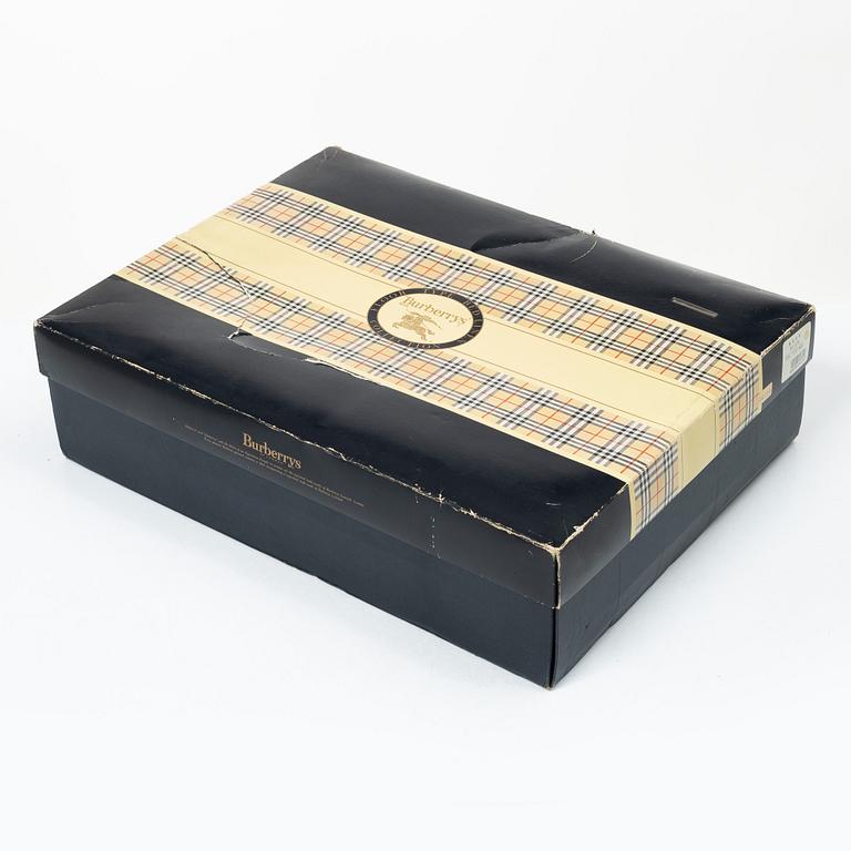 Burberry, blanket/bedspread.