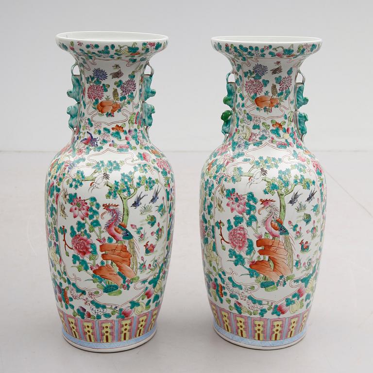 GOLVVASER, 1 par, porslin, Kina, 1900-tal.