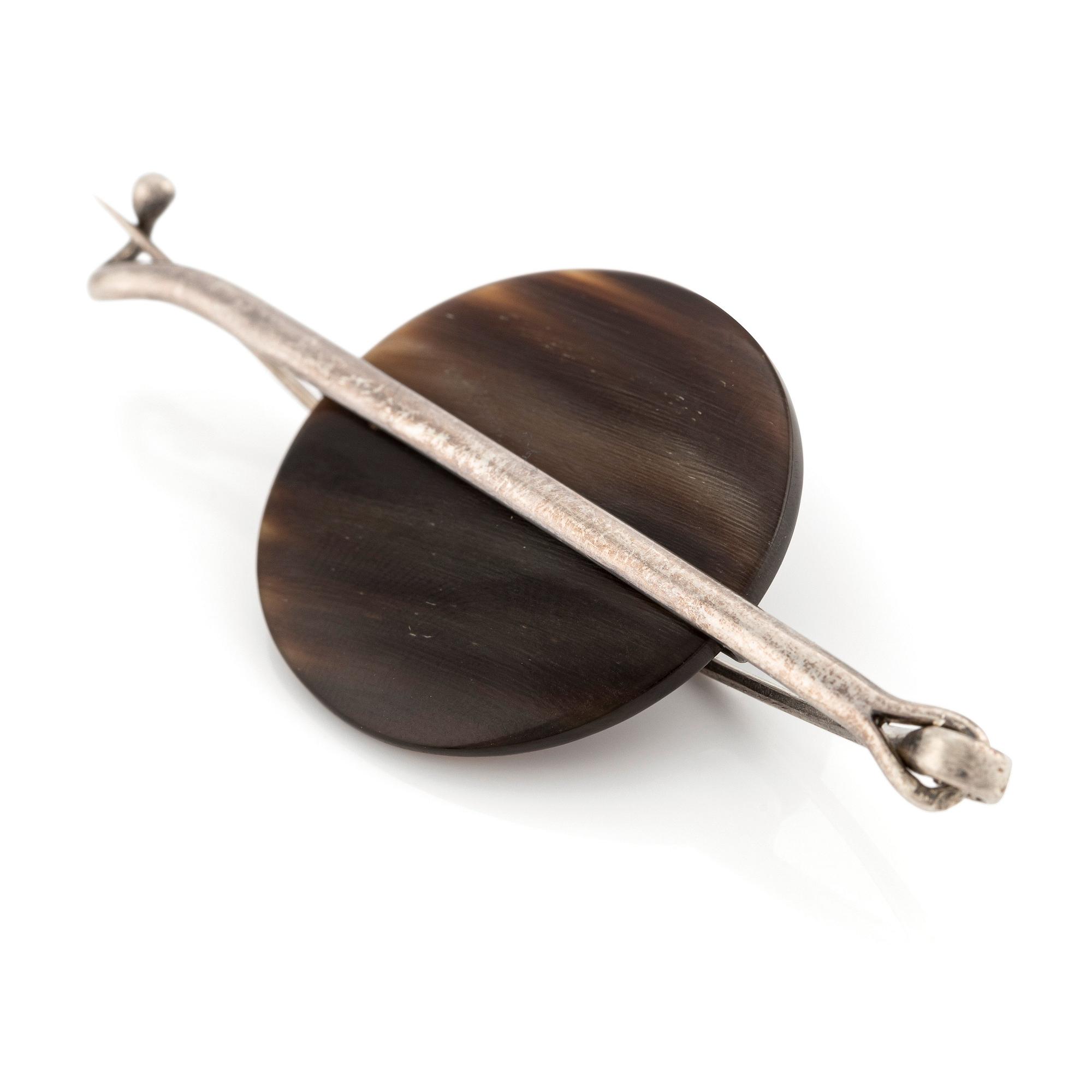 brosch, sterlingsilver med horn.