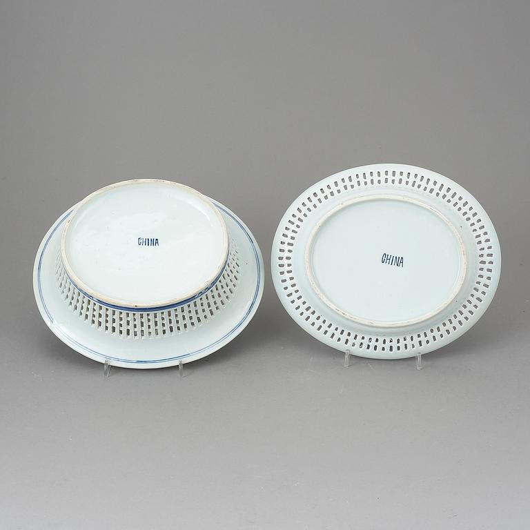 GALLERSKÅL OCH FAT, porslin, Kina, 1900/2000-tal.