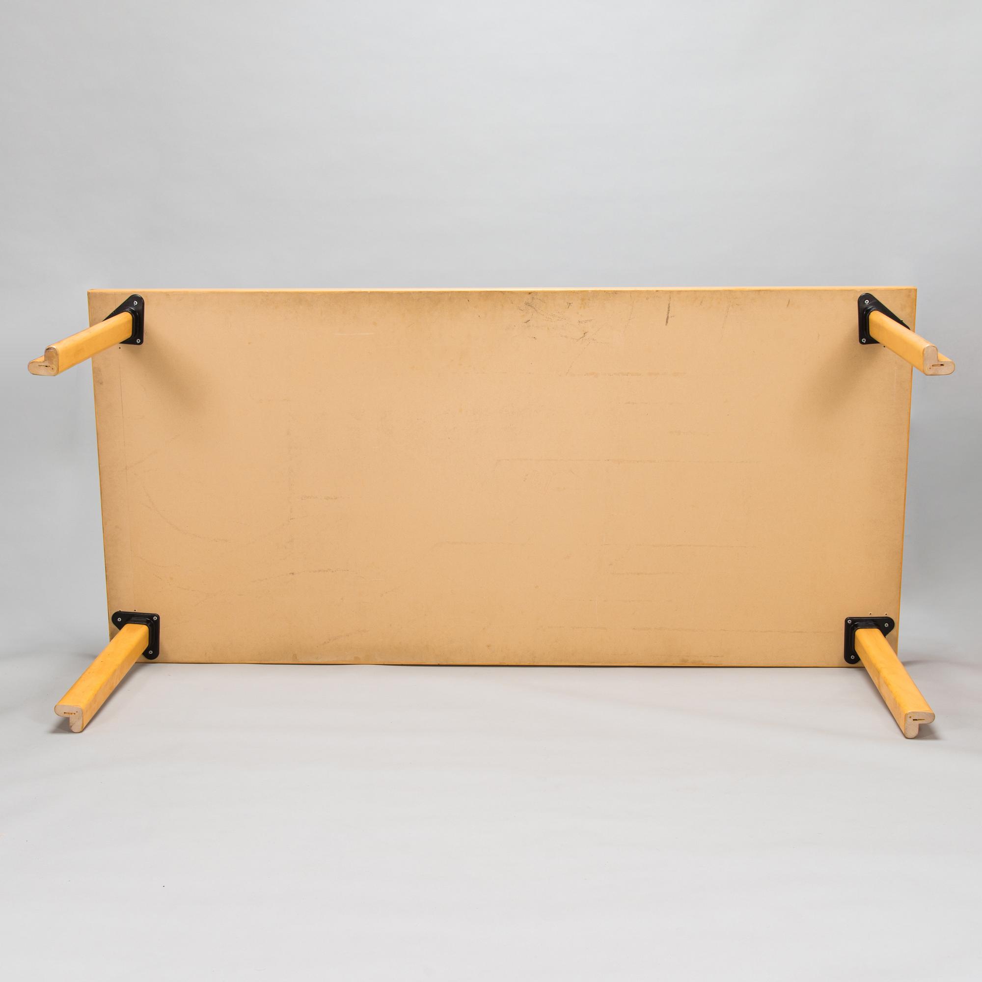 Alvar Aalto, bord, modell 86, Artek 1994.