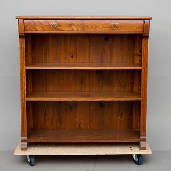 BOKHYLLOR, 2 st, jugend 1900-talets början.