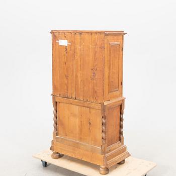skåp barockstil 1800-tal.