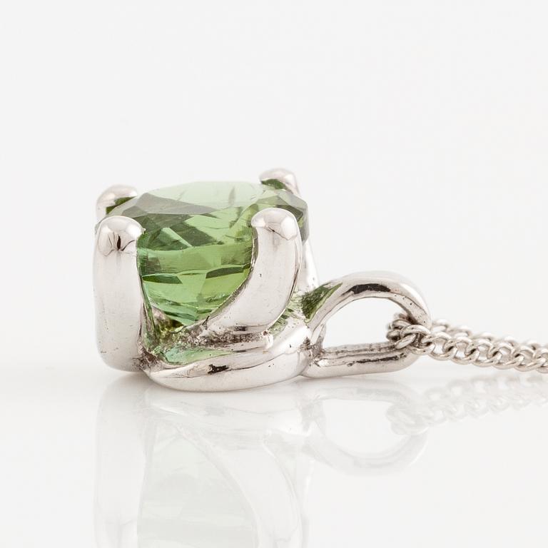 Necklace 14K white gold with green tourmaline.