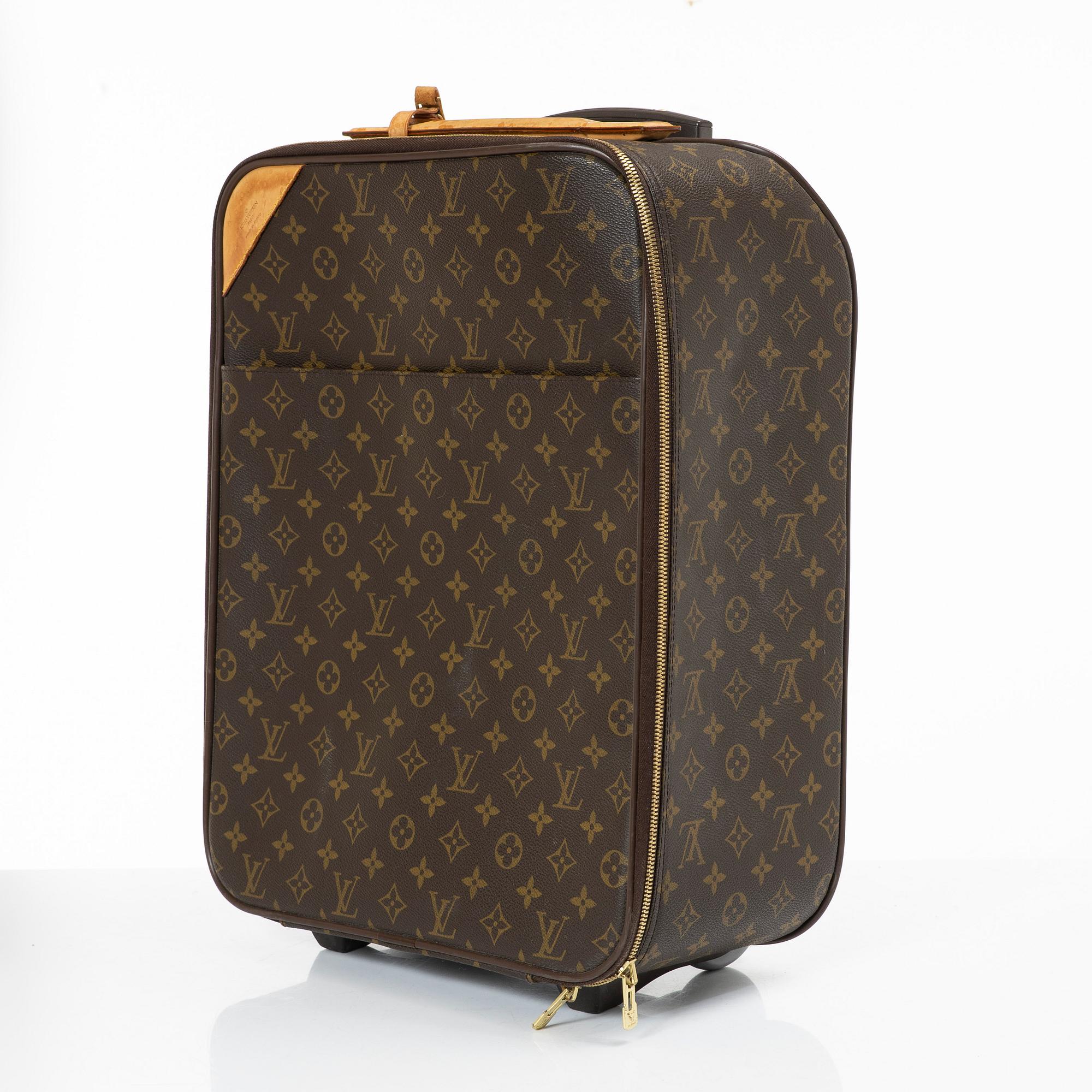 Louis Vuitton, Luggage/cabin bag, "Pégase 45", 2001.