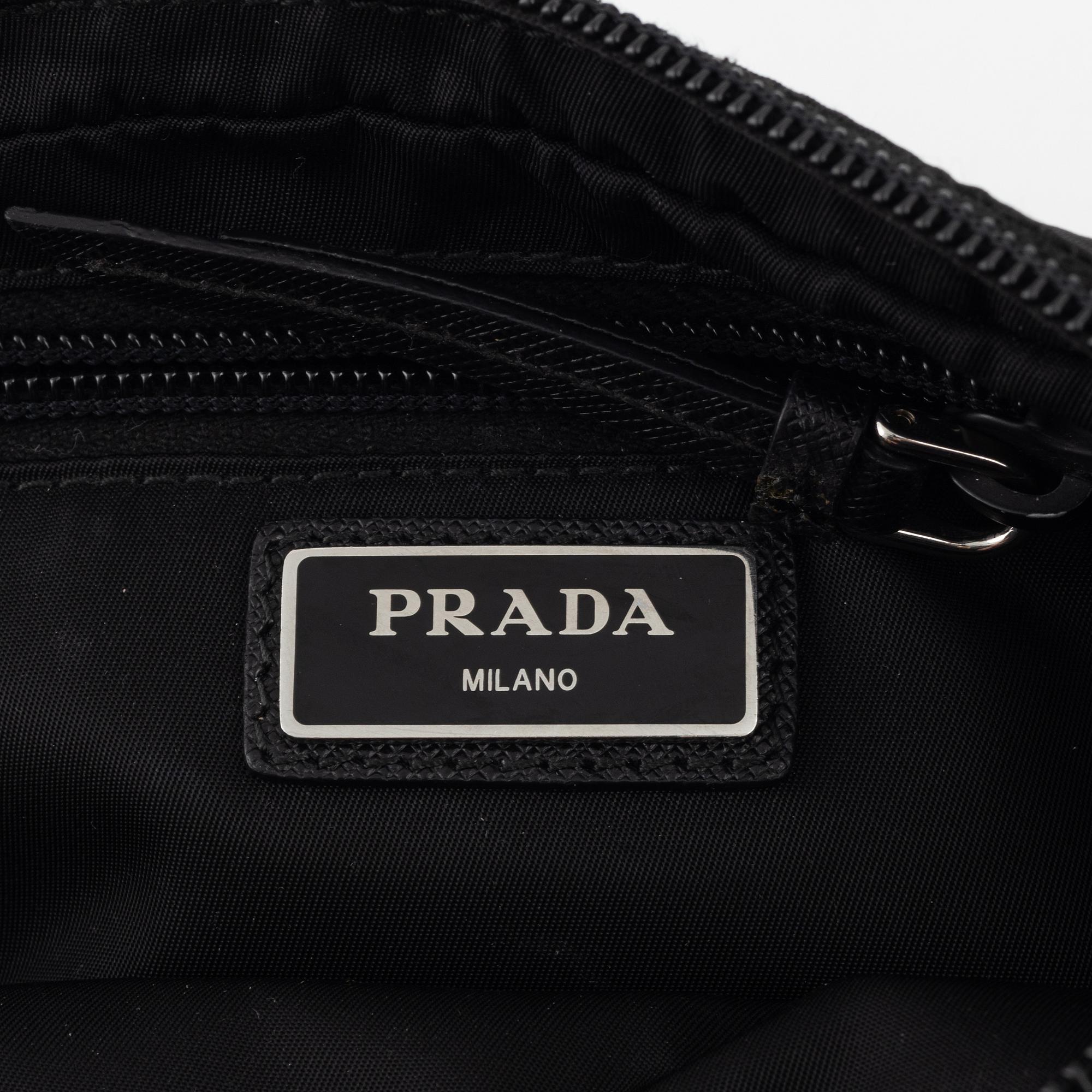 Prada, midjeväska.