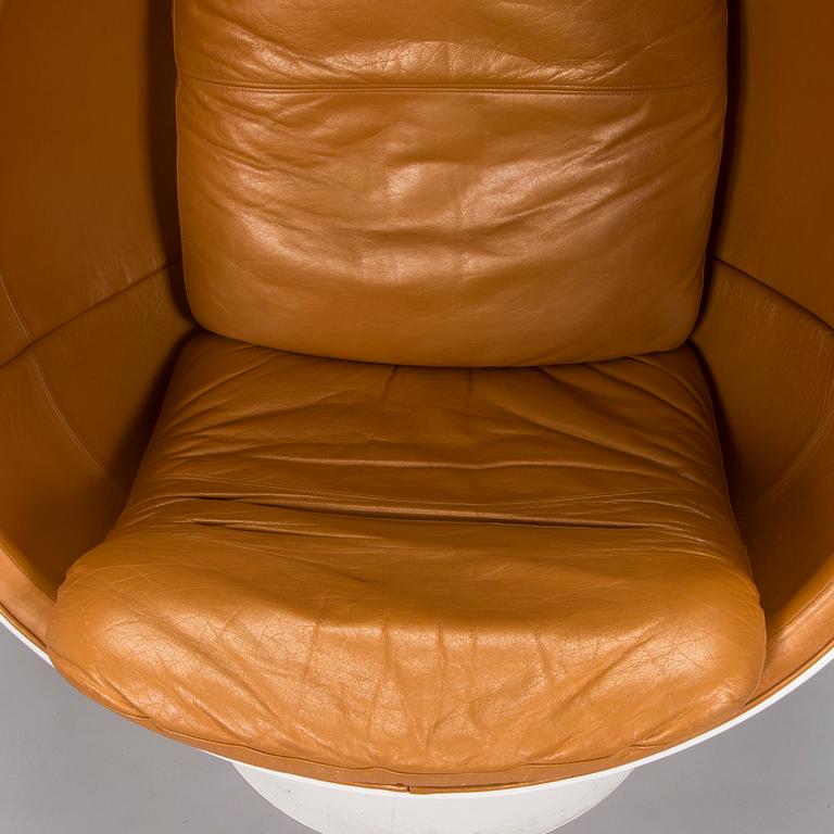 Eero Aarnio, a 'Ball Chair' for Asko.