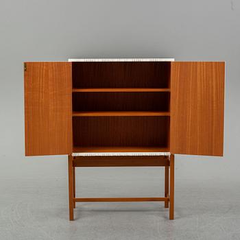 JOSEF  FRANK, skåp, "Wellpappskåpet", modell 2192, Firma Svenskt Tenn.