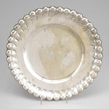 BRICKOR, 2st, silver, enligt uppgift Österrike-Ungern, 1900-talets första hälft. Vikt ca 964g.