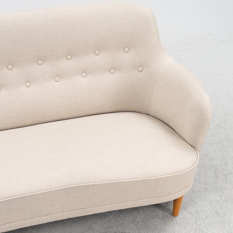 Carl Malmsten, a 'Samsas' sofa.