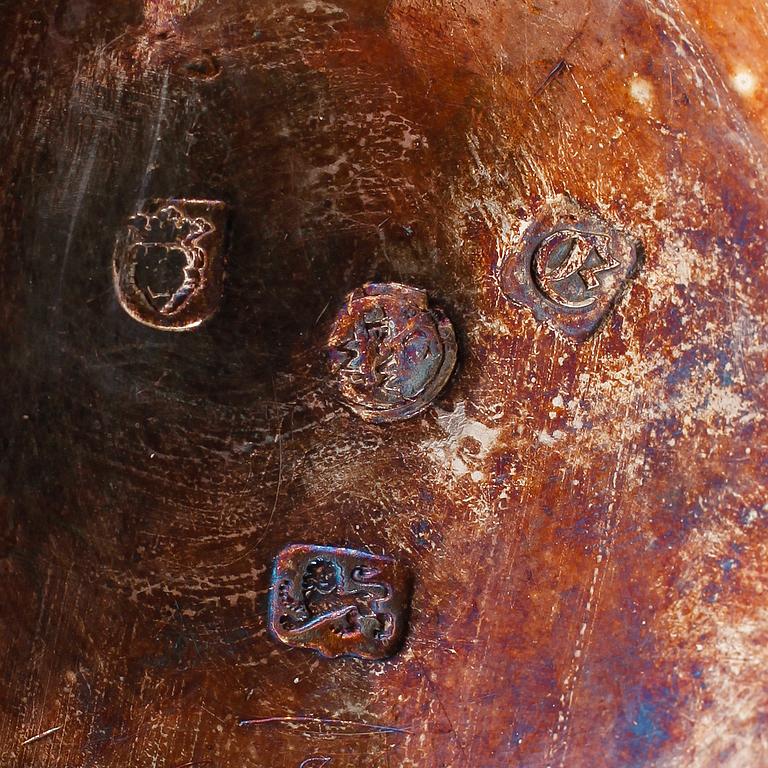 STOP, silver, Thomas Whipham & Charles Wright,  London 1762. Vikt ca 401 g.